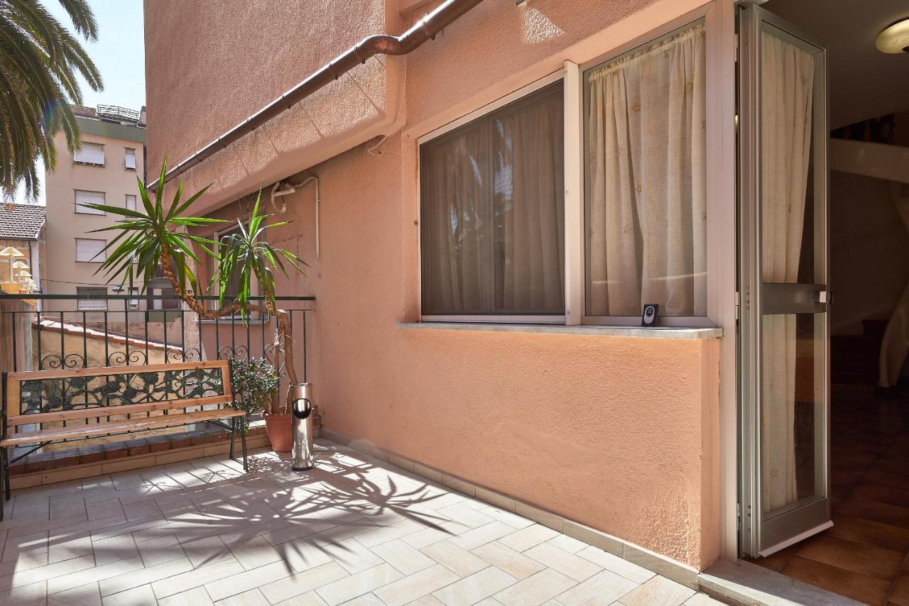 Albergo Natalina Finale Ligure Exteriér fotografie