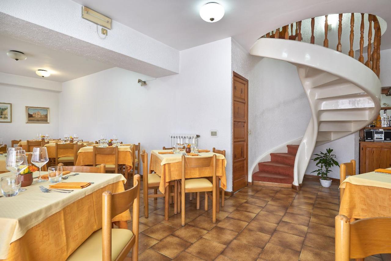 Albergo Natalina Finale Ligure Exteriér fotografie