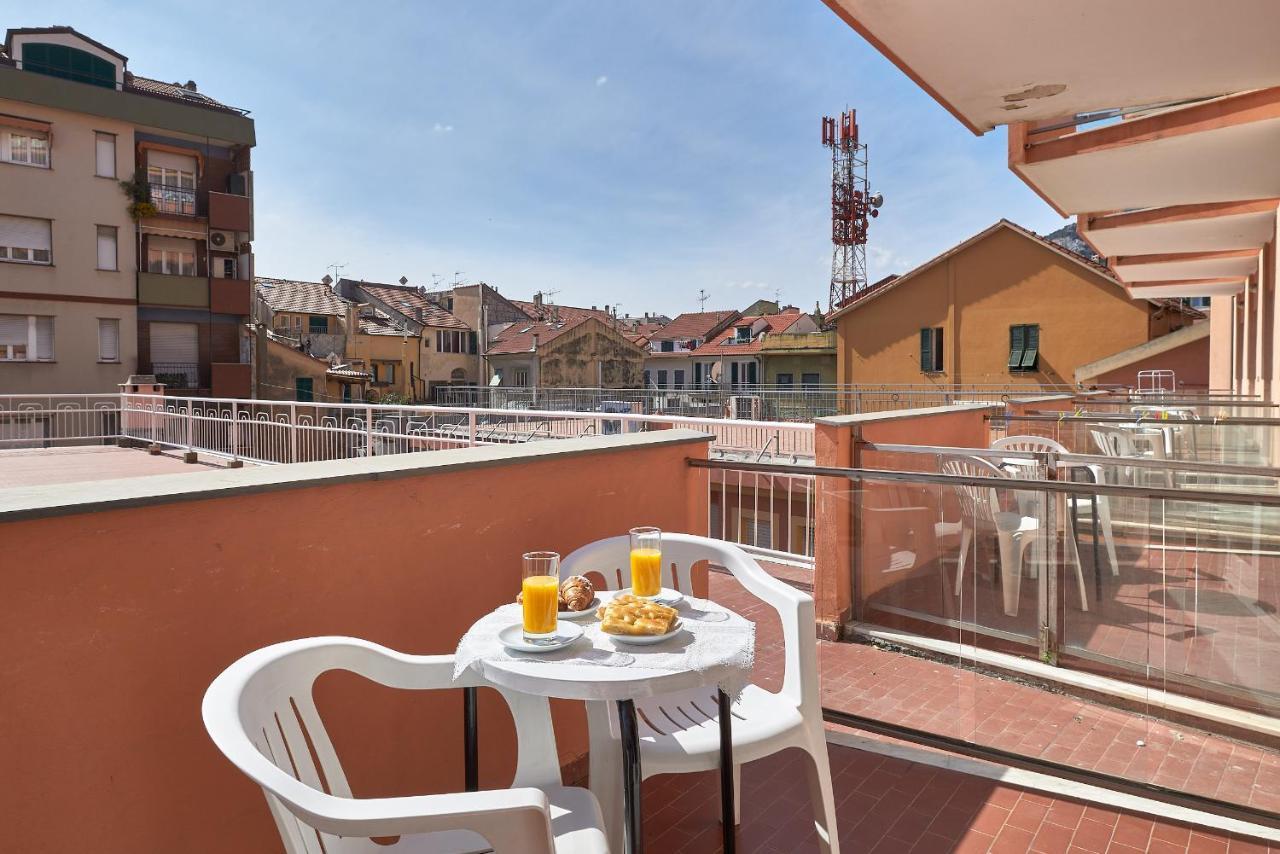 Albergo Natalina Finale Ligure Exteriér fotografie